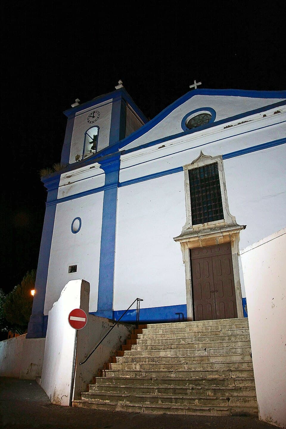 Fachada da Igreja Matriz do Santíssimo Salvador, em Aljustrel
