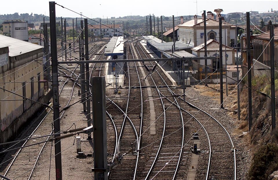 Linhas e plataformas da Estação Ferroviária de Vilar Formoso