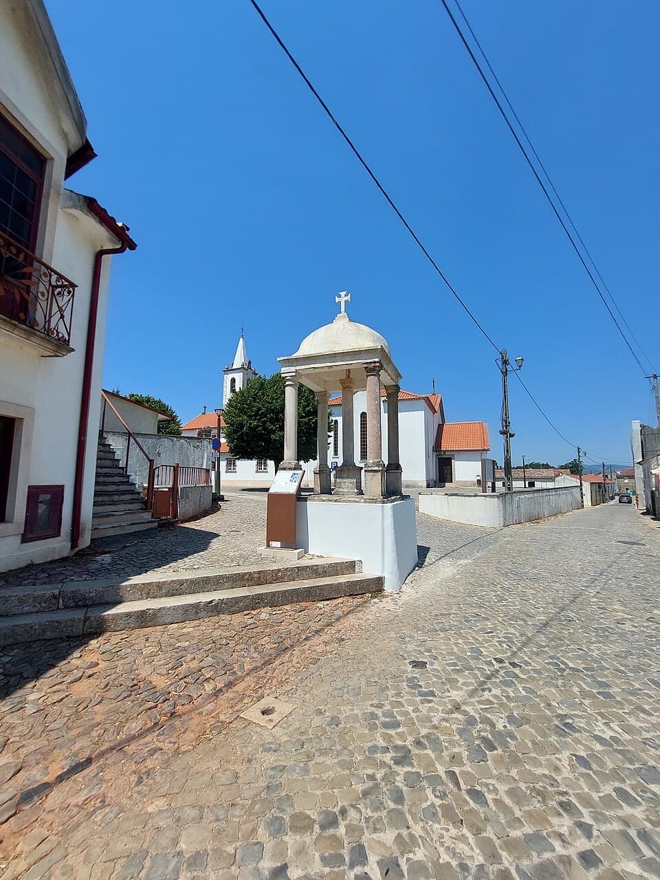 Templete do Cruzeiro Filipino no centro de Maçãs de Dona Maria