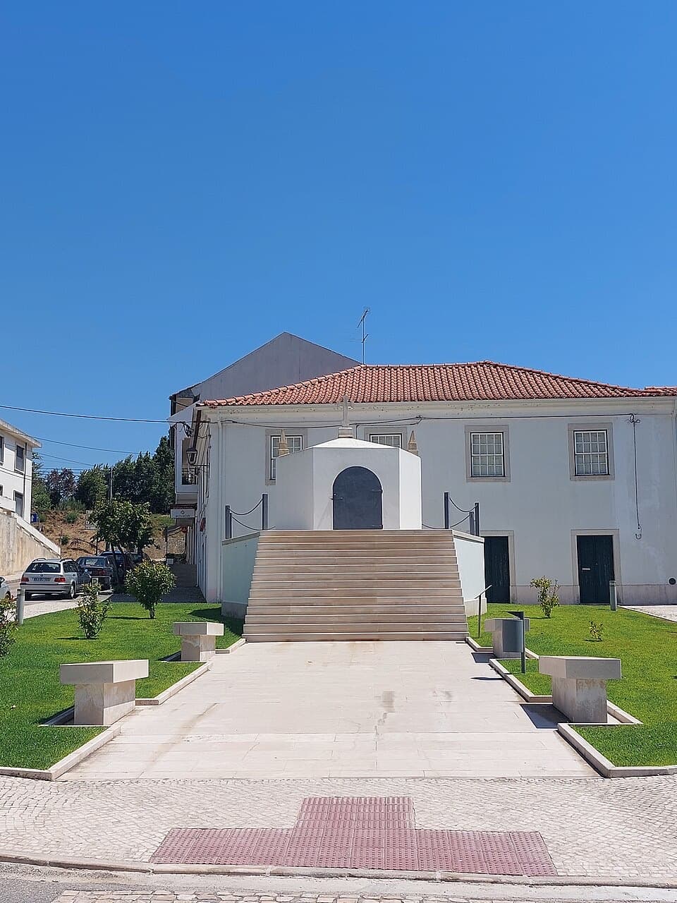 Edifício e jardim do Forno Medieval de Avelar