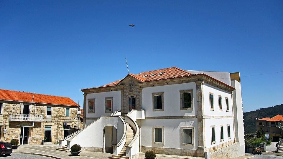 Fachada da Câmara Municipal de Armamar