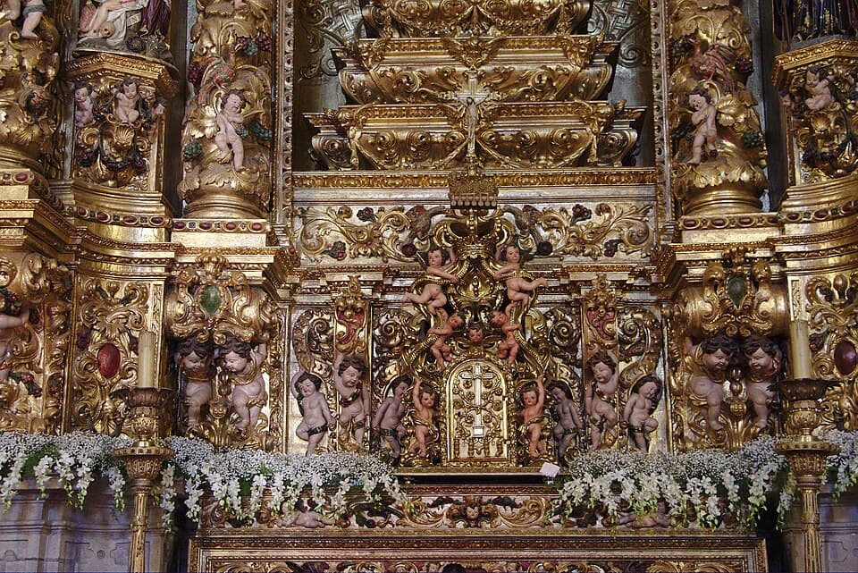 Talha dourada no interior do Templo do Bom Jesus da Cruz, em Barcelos