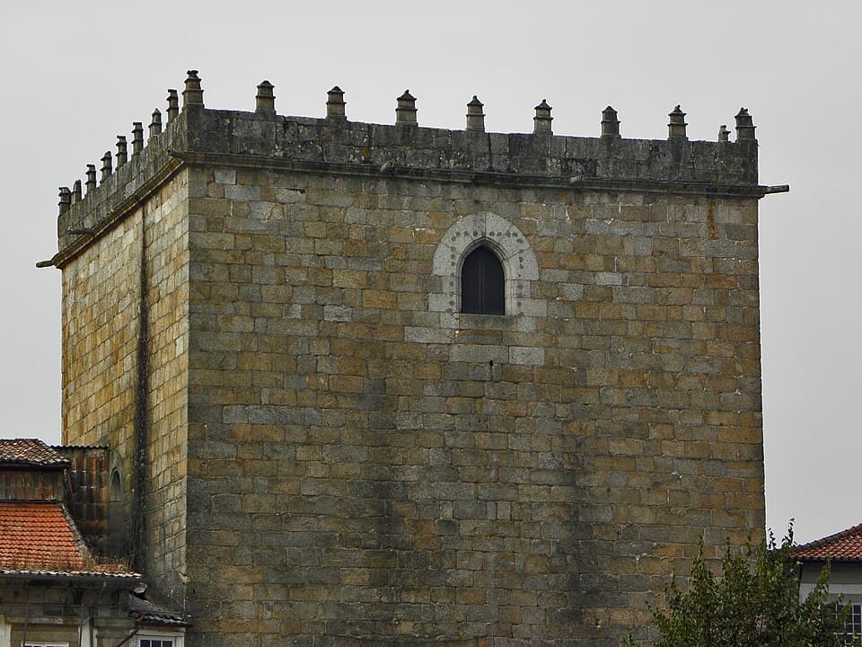 Torre de pedra da Porta Nova, em Barcelos