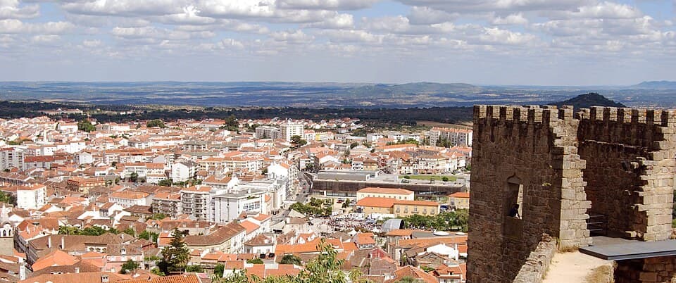 Vista sobre o casario de Castelo Branco a partir das ruínas do castelo
