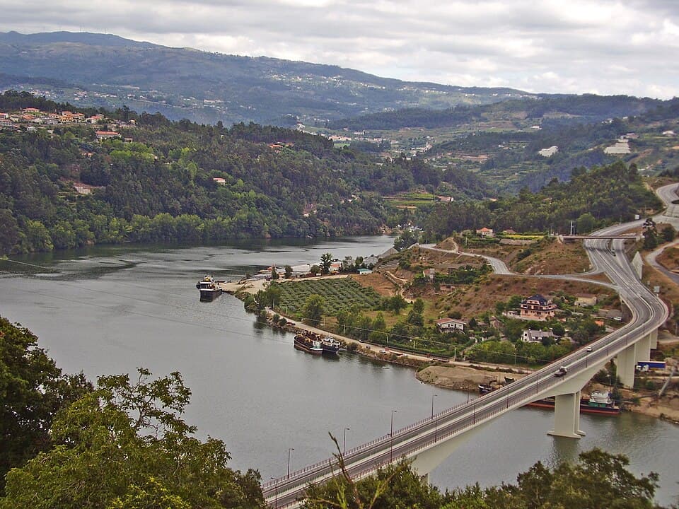 Ponte do IC35 sobre o rio Douro em Entre-os-Rios