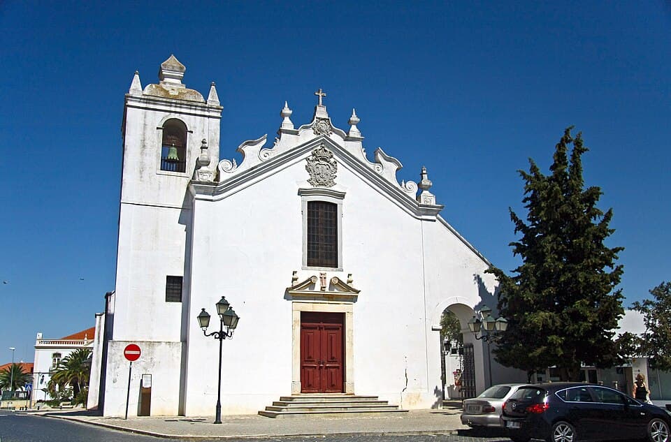 Fachada da Igreja de Nossa Senhora dos Remédios, em Castro Verde