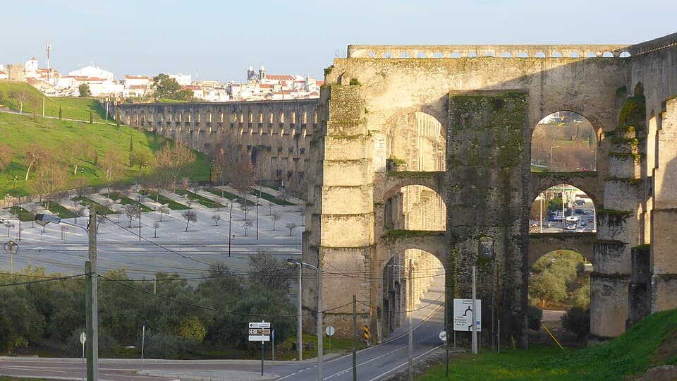 Arcos do Aqueduto da Amoreira junto a Elvas
