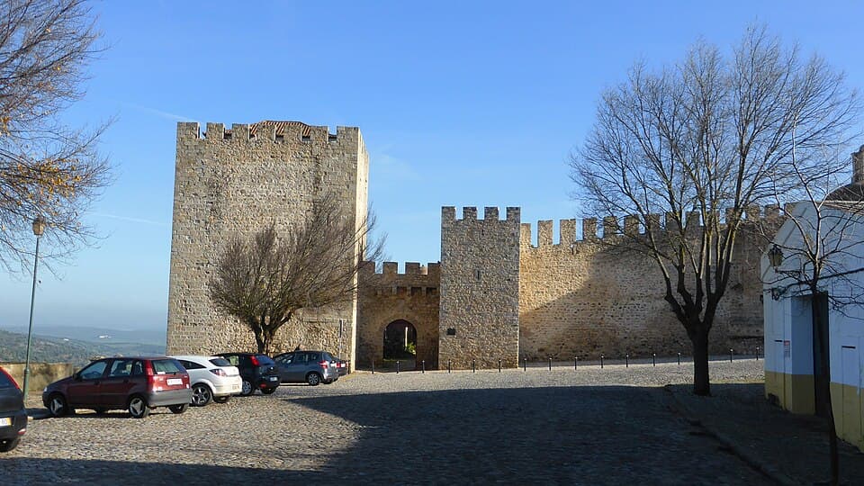 Muralhas e torres do Castelo de Elvas