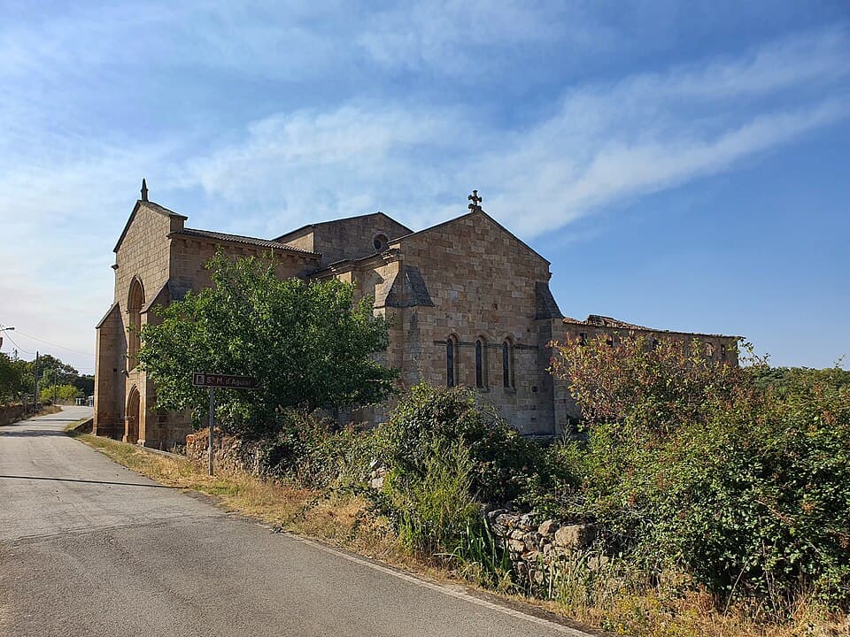 Igreja e estruturas do Mosteiro de Santa Maria de Aguiar