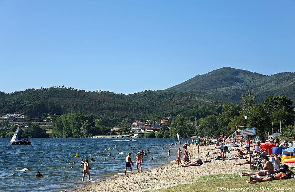 Praia Fluvial de Melres junto ao rio Douro