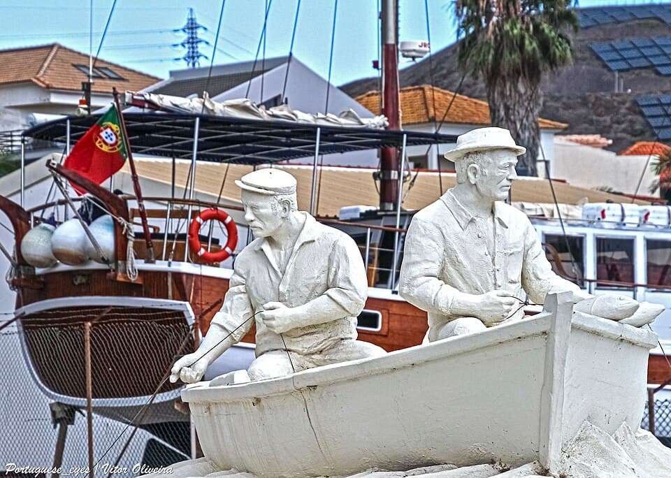 Monumento aos Pescadores junto à marina do Caniçal, concelho de Machico