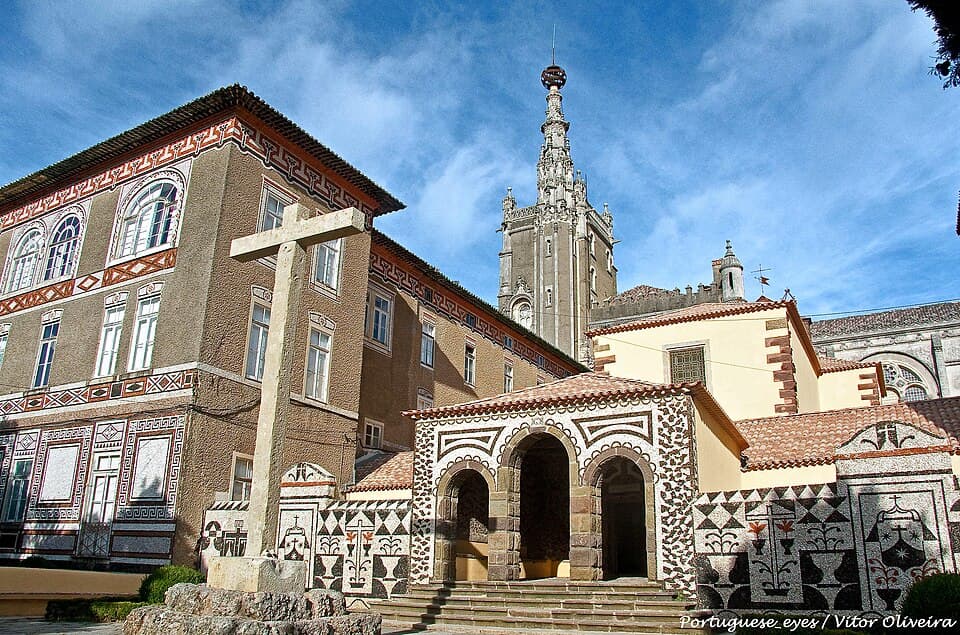 Edifícios e torre do Convento de Santa Cruz do Buçaco