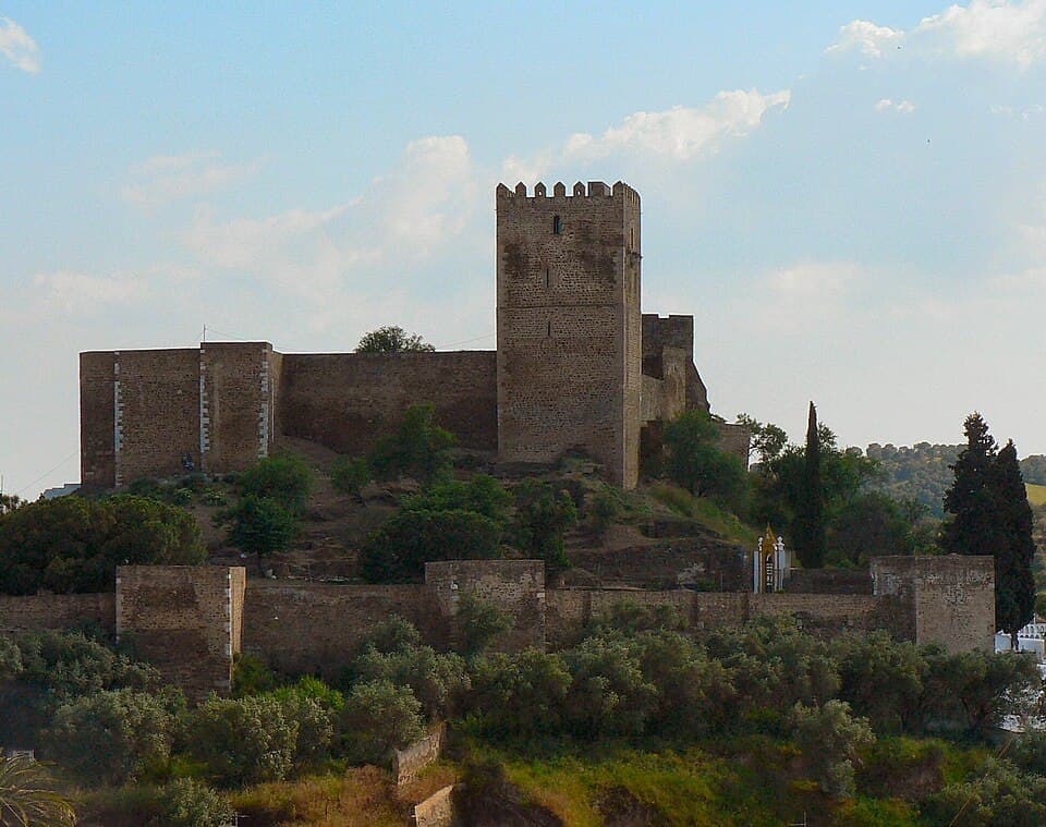 Torre de menagem e muralhas do Castelo de Mértola