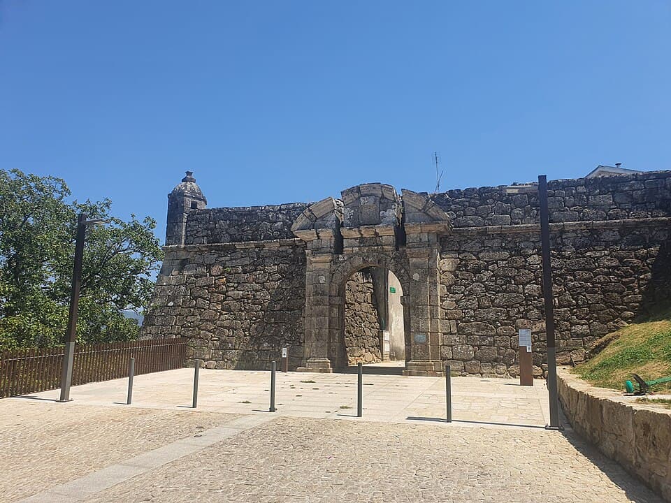 Porta de Salvaterra nas muralhas da Fortaleza de Monção