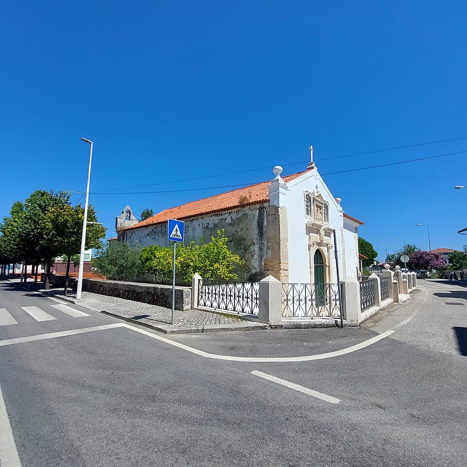 Capela da Misericórdia de Montemor-o-Velho vista a partir da rua