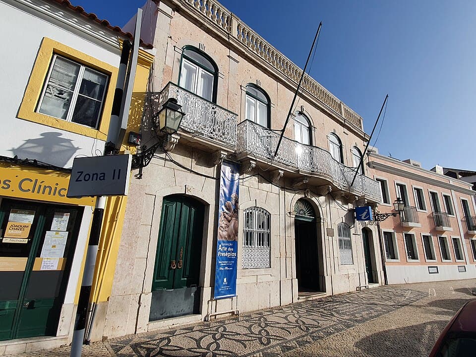 Fachada do Museu Municipal Casa Mora, no Montijo