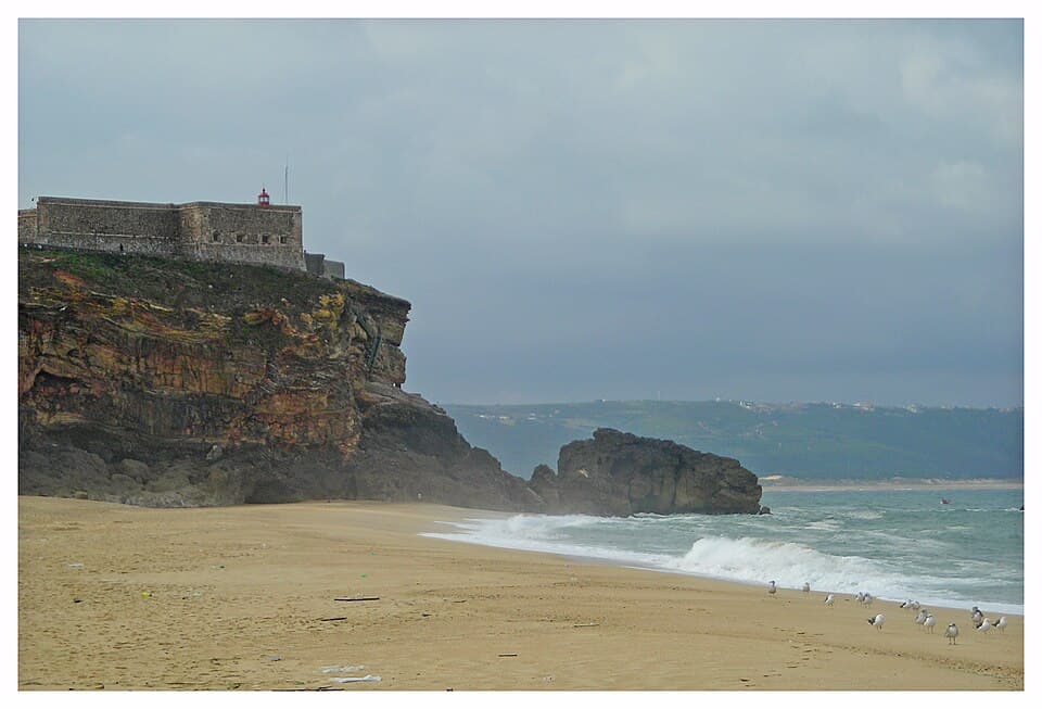 Forte de São Miguel Arcanjo sobre o promontório da Nazaré