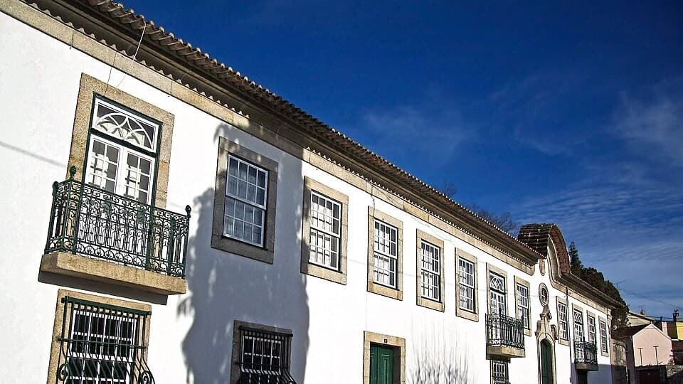 Fachada do Solar dos Condes de Vilar Seco, concelho de Nelas