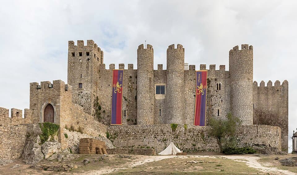 Torres e muralhas do Castelo de Óbidos