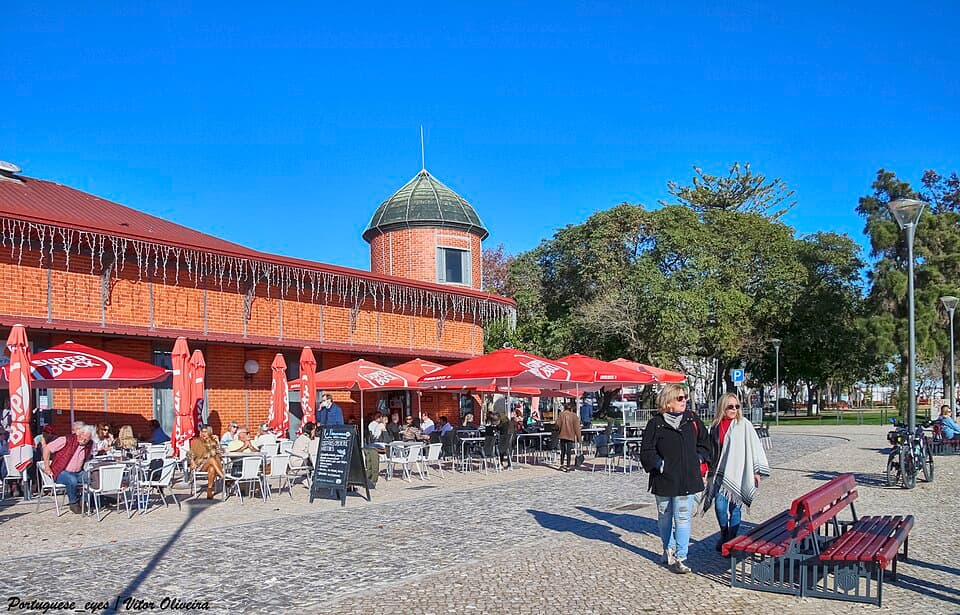 Mercado Municipal de Olhão junto ao cais