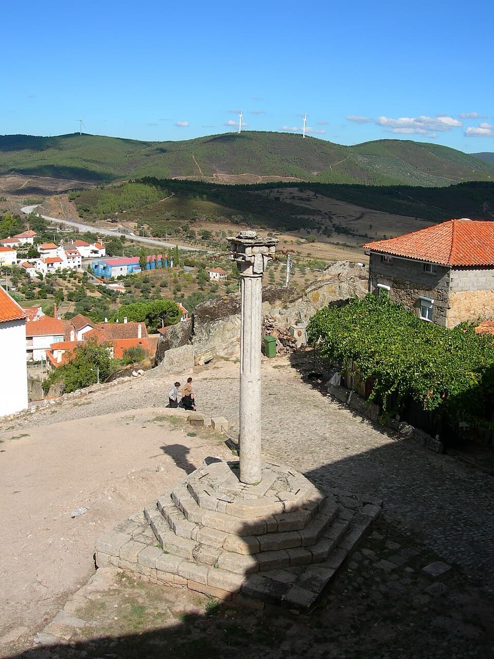 Pelourinho de granito na zona histórica de Penamacor