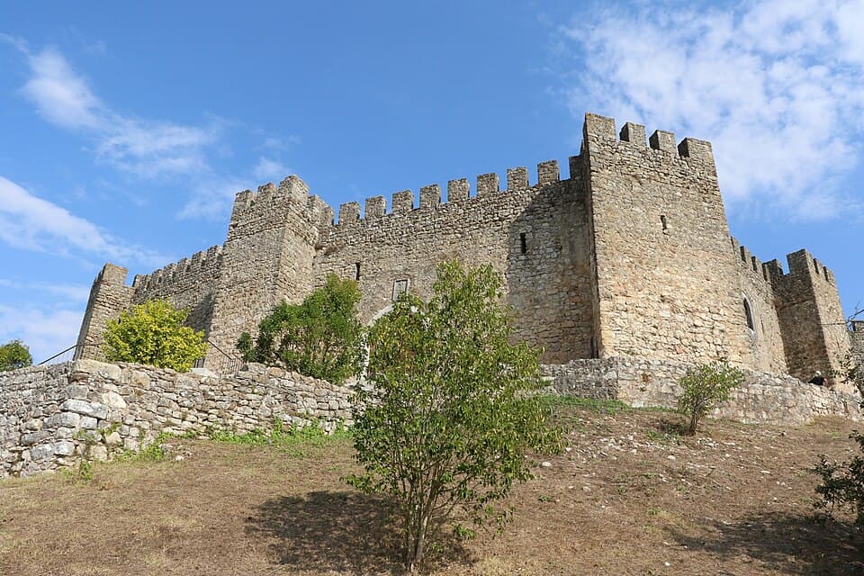 Muralhas e torre ameada do Castelo de Pombal