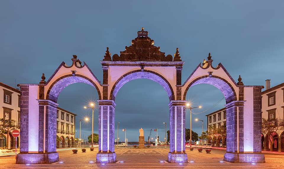 Portas da Cidade no centro de Ponta Delgada