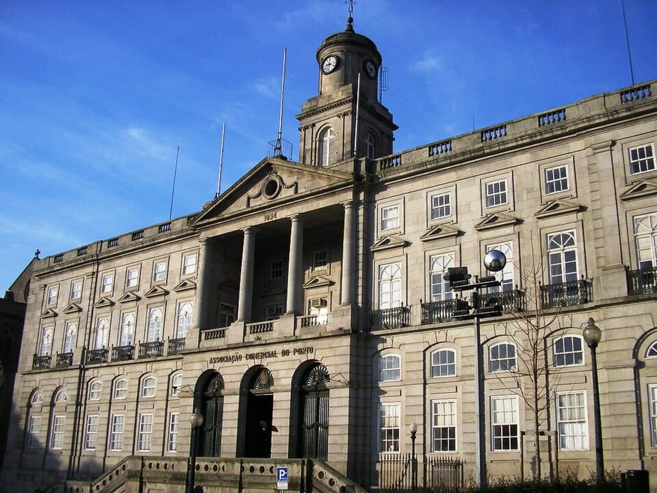 Fachada do Palácio da Bolsa, no Porto