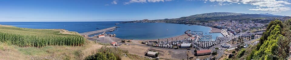 Vista da Praia da Vitória desde o Miradouro do Facho