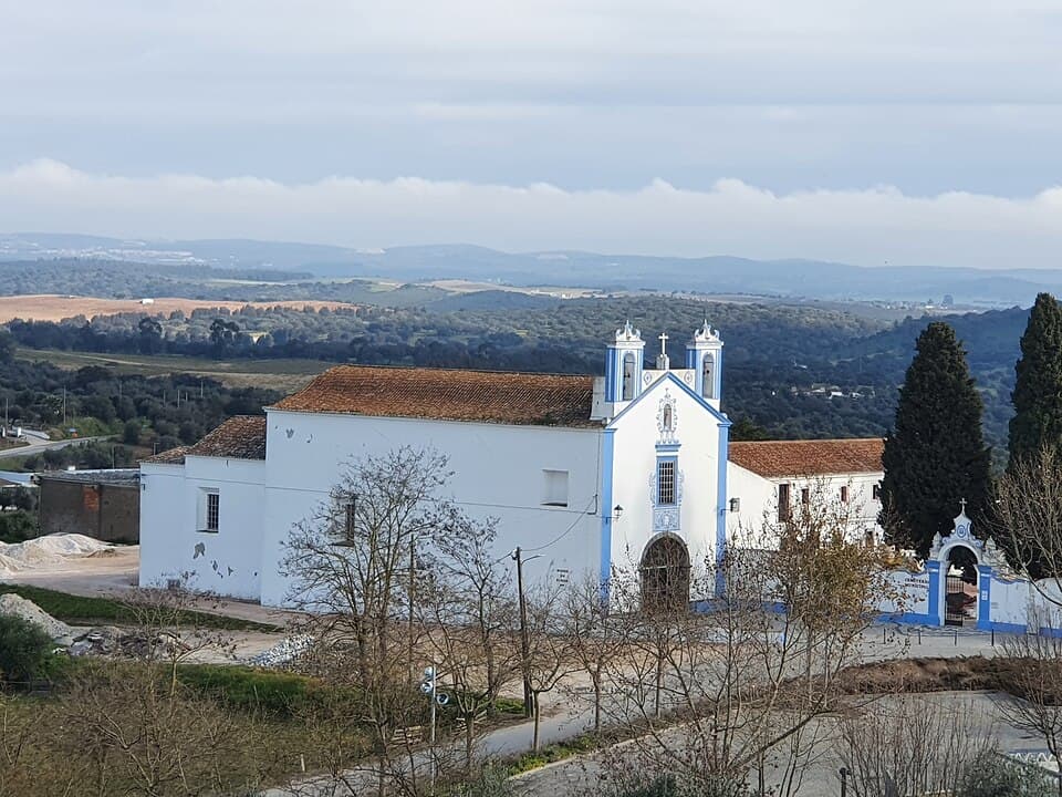 Igreja e antigo Convento de Santo António em Redondo