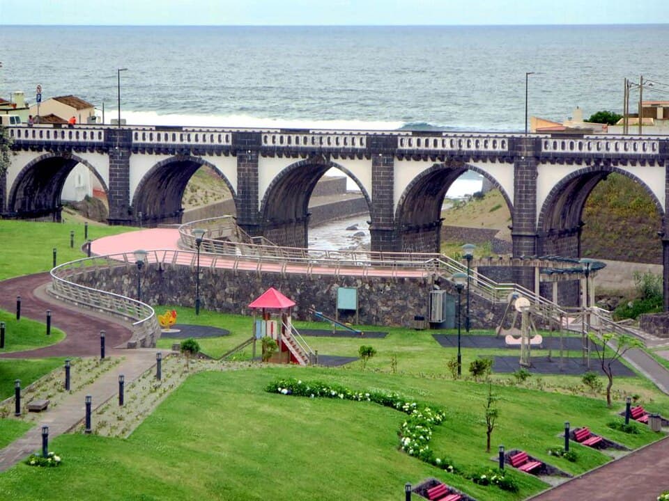 Ponte dos Oito Arcos na Ribeira Grande, São Miguel