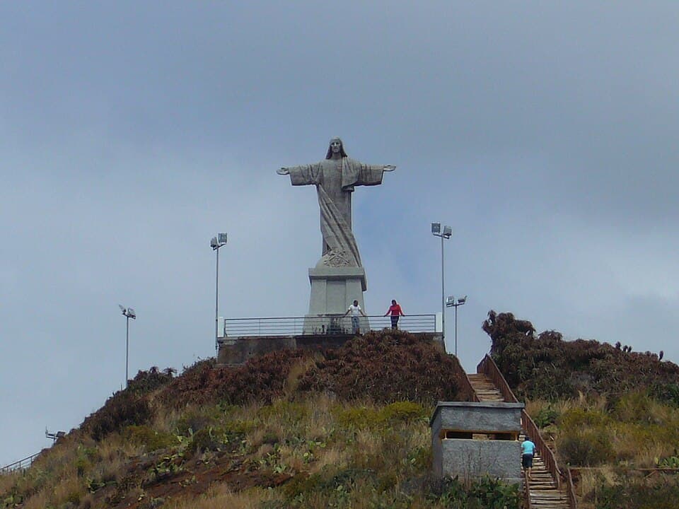 Cristo Rei do Garajau no promontório do Caniço, concelho de Santa Cruz