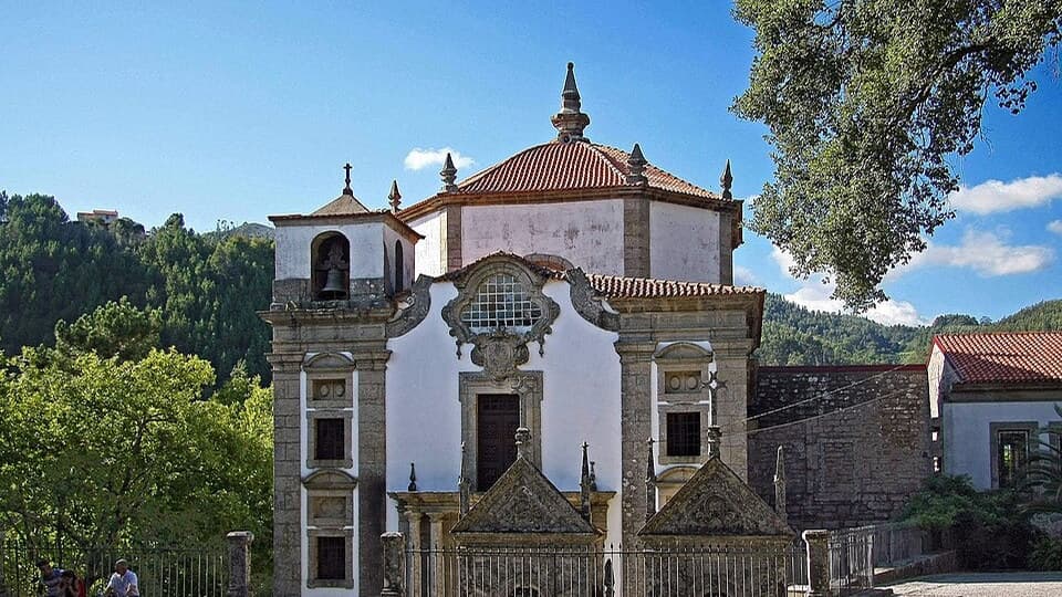 Igreja e fachada do Mosteiro de São Cristóvão de Lafões, São Pedro do Sul