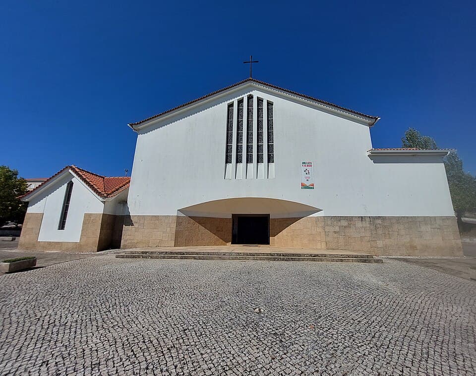 Fachada principal da Igreja Matriz de Vila de Rei