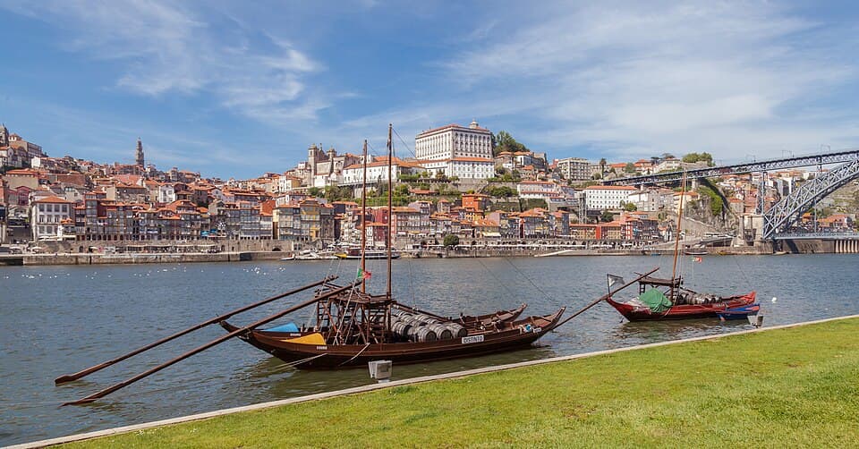 Barcos rabelos no Cais de Gaia