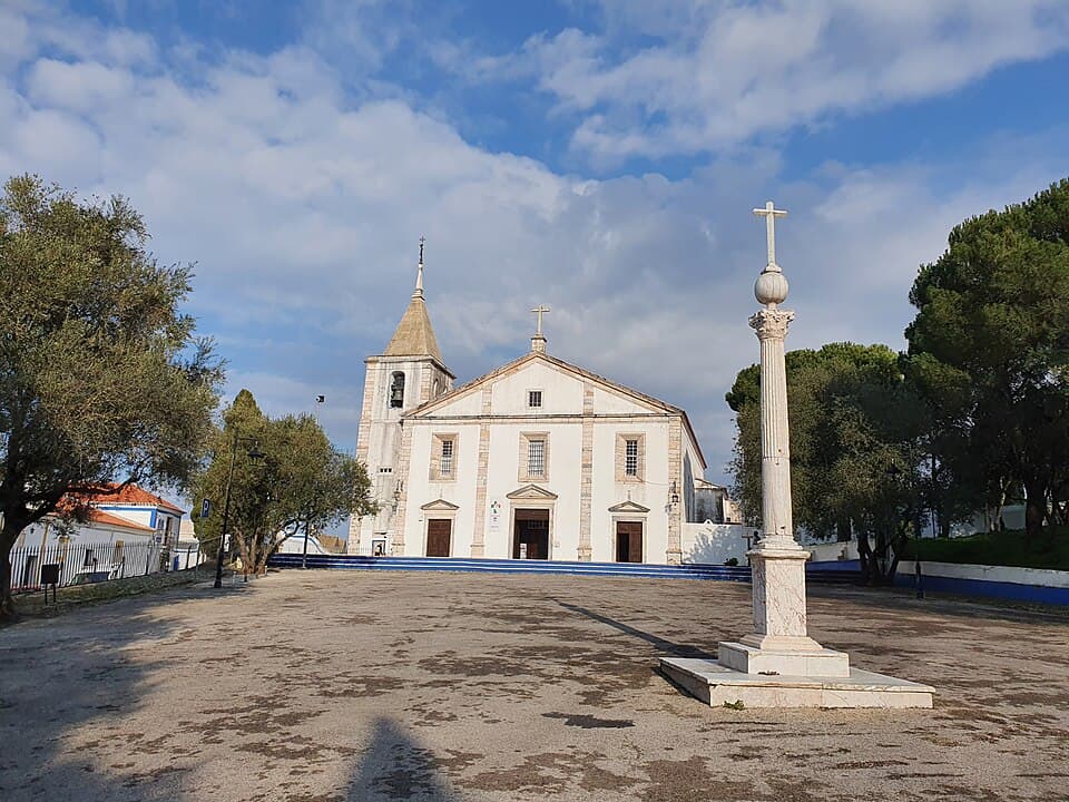 Santuário de Nossa Senhora da Conceição e cruzeiro em Vila Viçosa