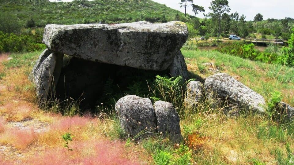 Dólmen da Lapa da Meruge, em Vouzela
